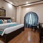 Hotel Diplomat Residency