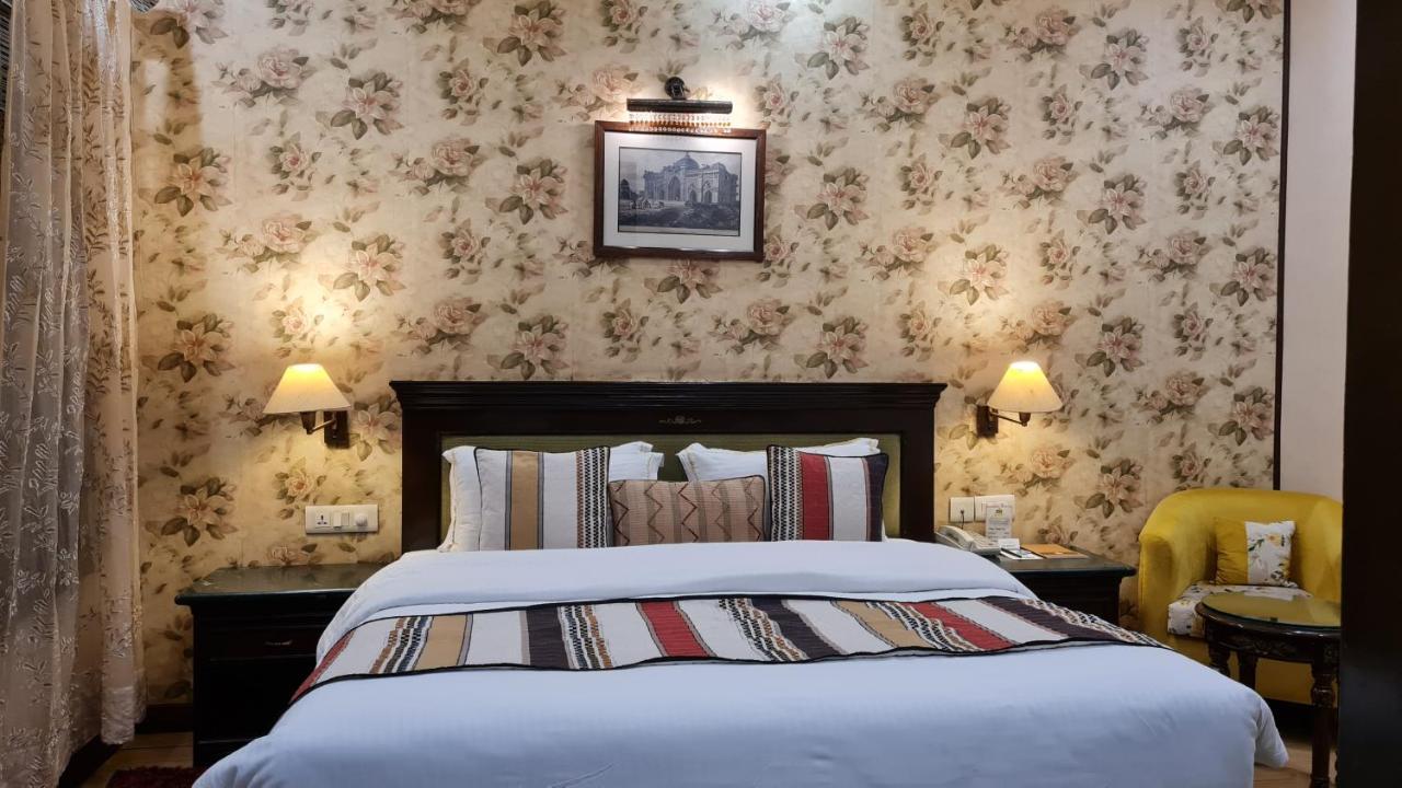 Diplomat Residency Hotel New Delhi