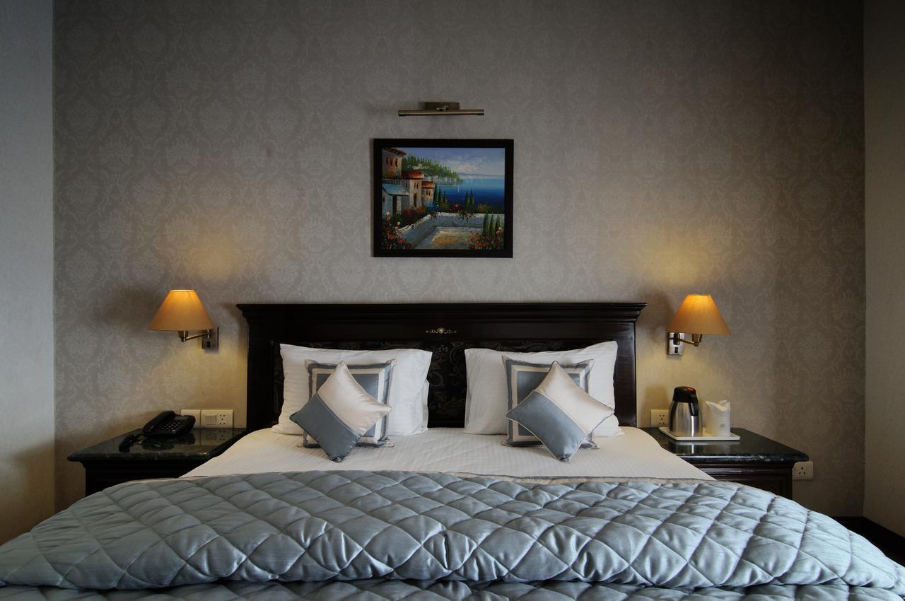 Diplomat Residency Hotel New Delhi