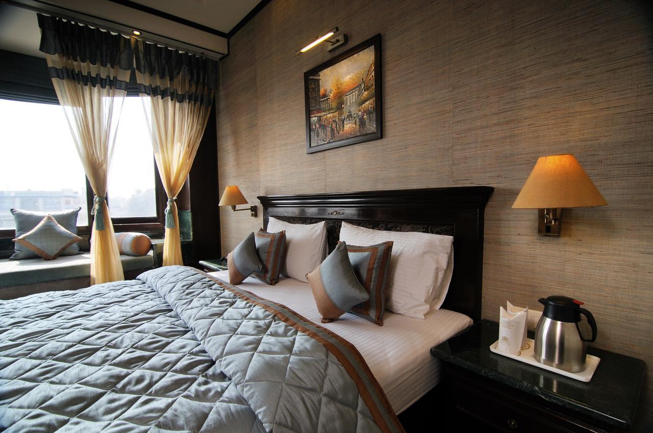 Diplomat Residency Hotel