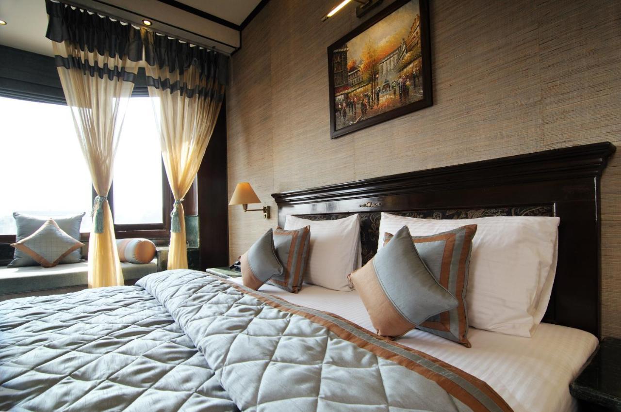 Diplomat Residency Hotel New Delhi